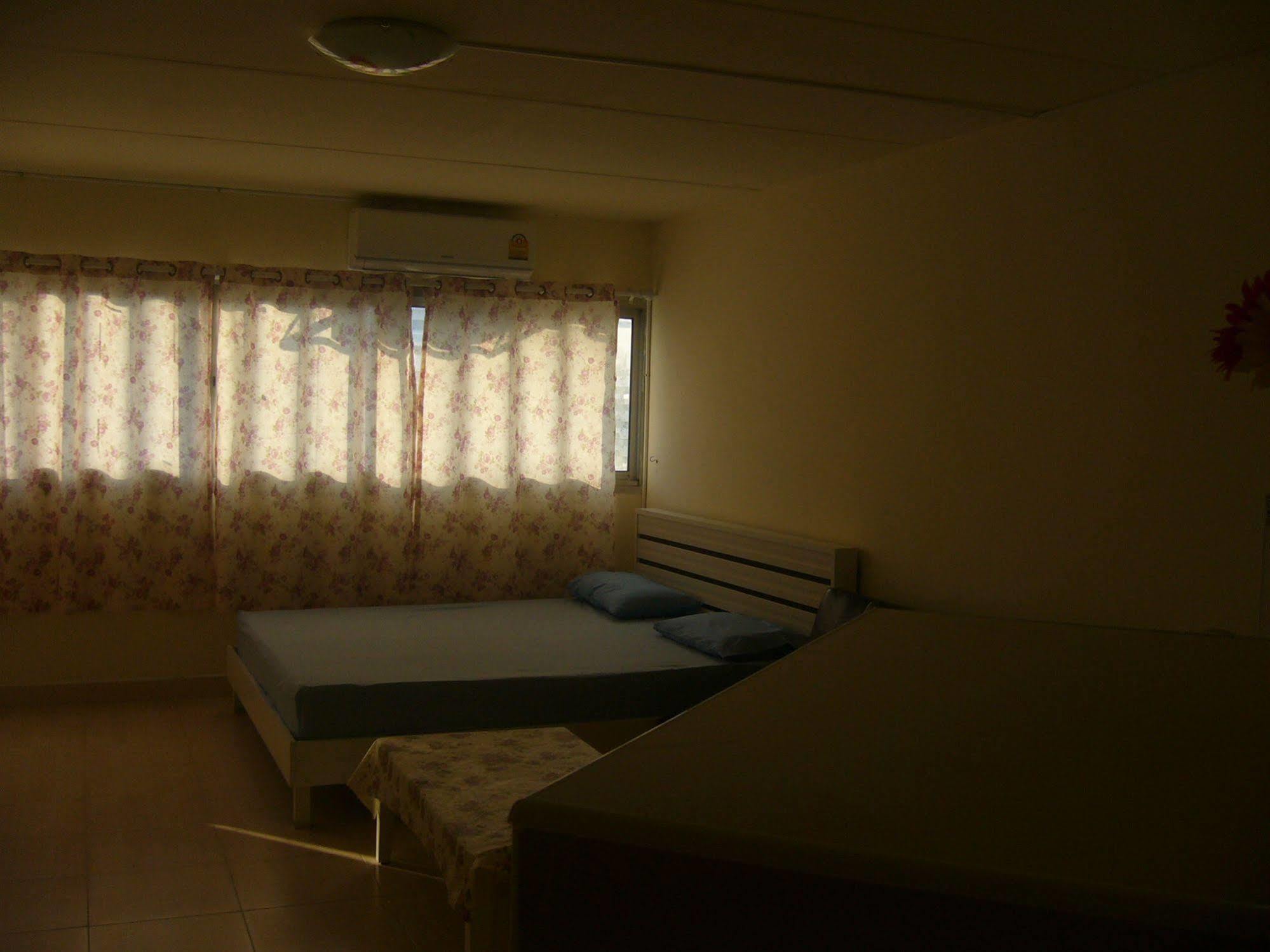 Impact Muang Thong Thani Service Condominium Bangkok Dış mekan fotoğraf